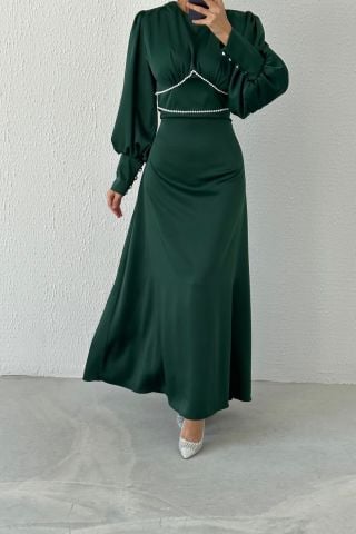 فستان سهرة حجاب ساتان مزين باللؤلؤ باللون الأخضر