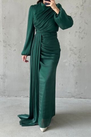 Drape ve Kuyruk Detaylı Tesettür Abiye Yeşil