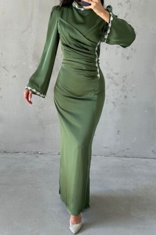 Eşsiz Drape Ve Taş Detaylı Saten Tesettür Abiye Haki