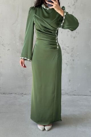 Eşsiz Drape Ve Taş Detaylı Saten Tesettür Abiye Haki