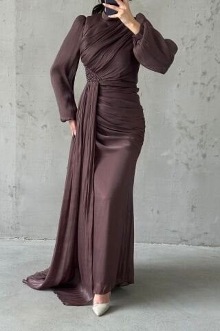 Drape ve Kuyruk Detaylı Tesettür Abiye Kahverengi