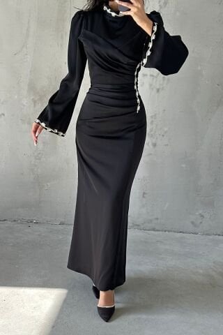 Eşsiz Drape Ve Taş Detaylı Saten Tesettür Abiye Siyah