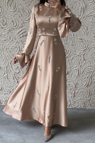 Detaylarıyla Büyüleyen Saten Tesettür Abiye Taş