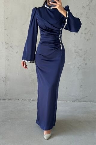 Eşsiz Drape Ve Taş Detaylı Saten Tesettür Abiye Lacivert