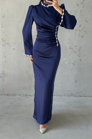 Eşsiz Drape Ve Taş Detaylı Saten Tesettür Abiye Lacivert