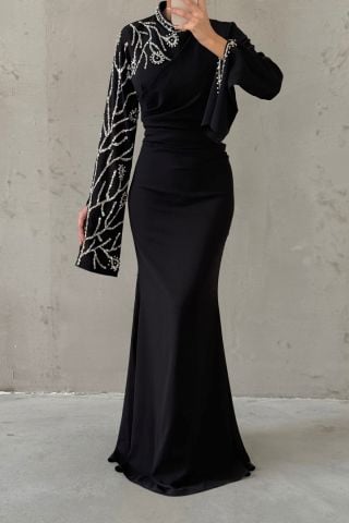 Koldan Detaylı Ve Taşlı Krep Tesettür Abiye Siyah