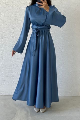 Akıcı Zarafet: Volan Kol Saten Tesettür Abiye İndigo