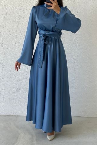 Akıcı Zarafet: Volan Kol Saten Tesettür Abiye İndigo