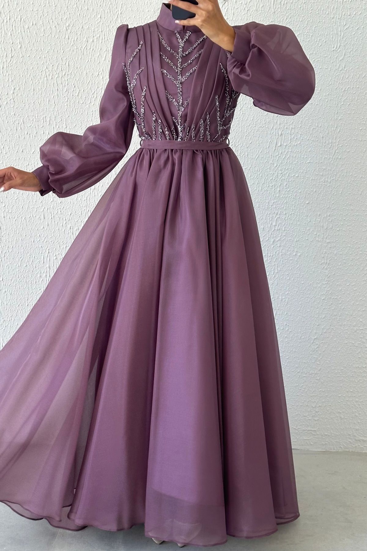 Balon Kol İşlemeli Organze Tesettür Abiye Lila