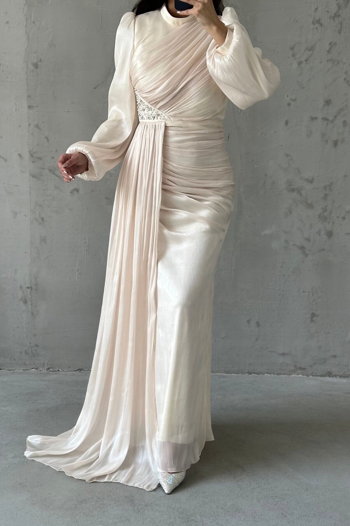 Drape ve Kuyruk Detaylı Tesettür Abiye Taş