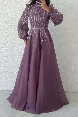 Sonsuz Şıklık: Organze İşlemeli Tesettür Abiye Lila