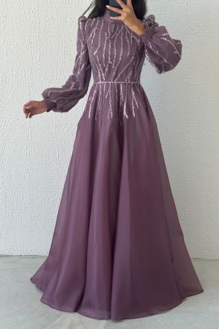 Sonsuz Şıklık: Organze İşlemeli Tesettür Abiye Lila