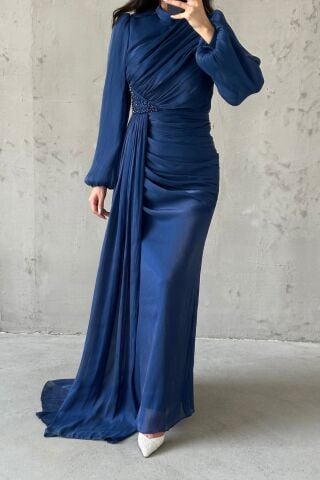 Drape ve Kuyruk Detaylı Tesettür Abiye Lacivert