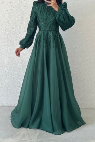 Sonsuz Şıklık: Organze İşlemeli Tesettür Abiye Yeşil