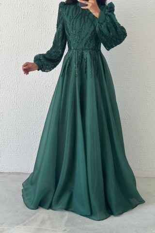 Sonsuz Şıklık: Organze İşlemeli Tesettür Abiye Yeşil