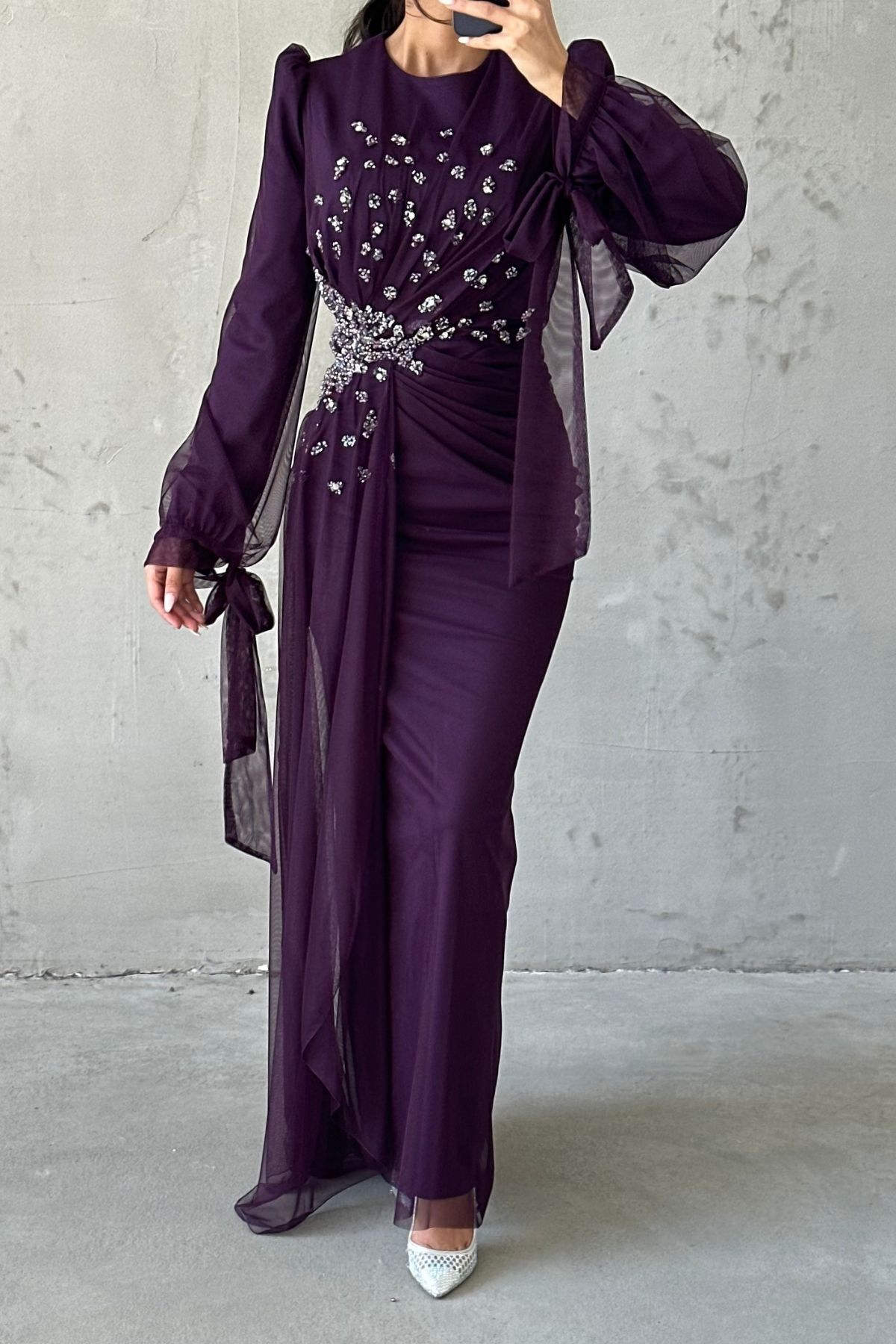 Drape Detaylı Taşlarla Süslenmiş Tesettür Abiye Mor