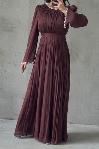 İncilerle Süslenmiş Akıcı Organze Kumaş Tesettür Abiye Kahverengi