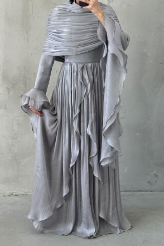 Volan Detaylı Fırfırlı Janjan Tesettür Abiye Gri