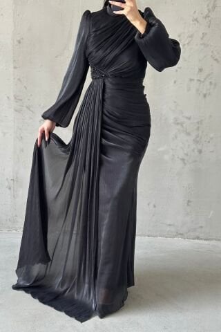 Drape ve Kuyruk Detaylı Tesettür Abiye Siyah