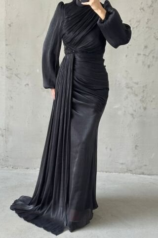 Drape ve Kuyruk Detaylı Tesettür Abiye Siyah