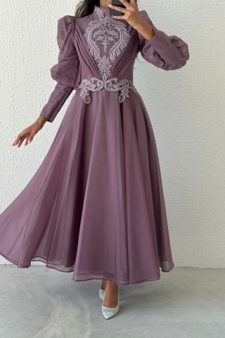 Zarif İşlemeli Organze Tesettür Abiye Lila