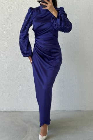 Belden Büzgü Detayıyla Modern Tasarım Saten Tesettür Abiye Saks Mavisi