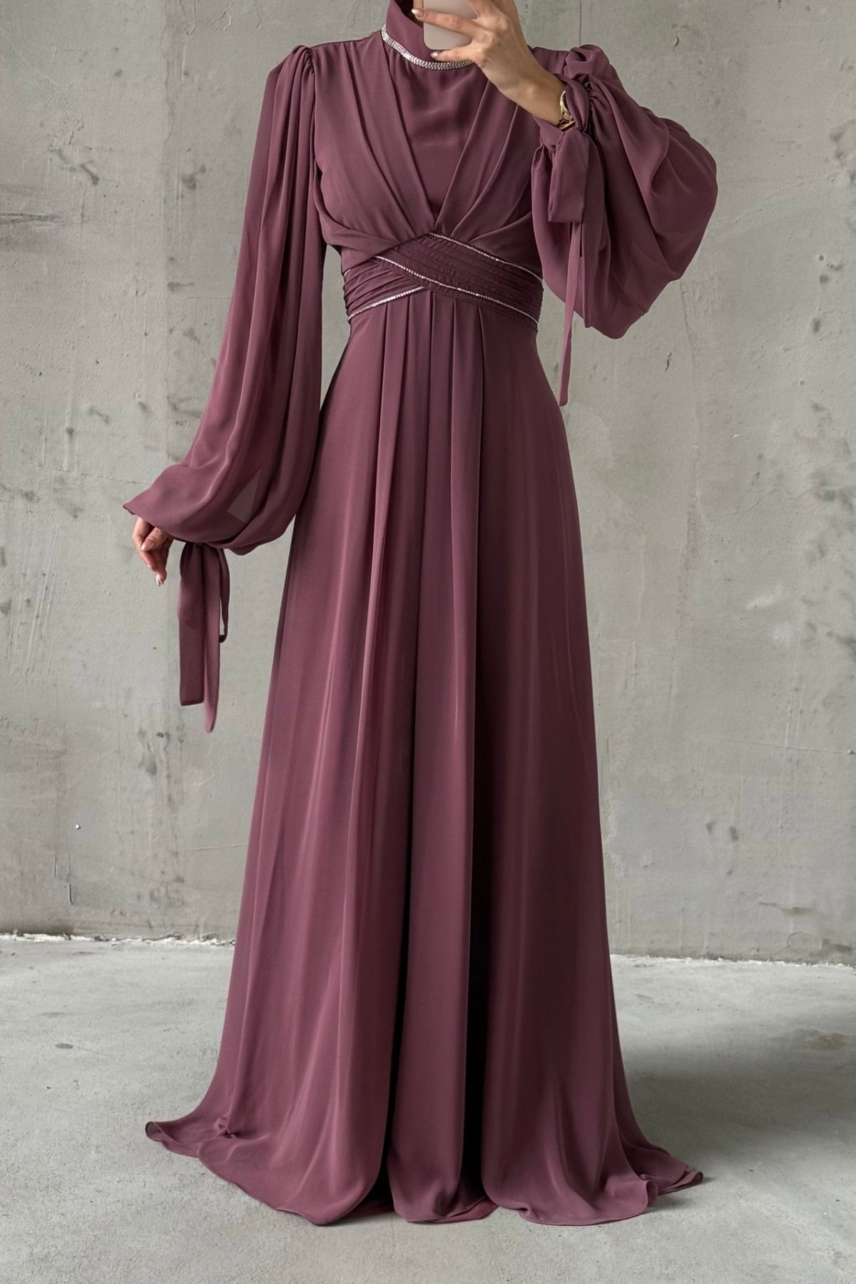 Chiffon Hijab Evening Dress with Sleeve and Waist Detail Lilac