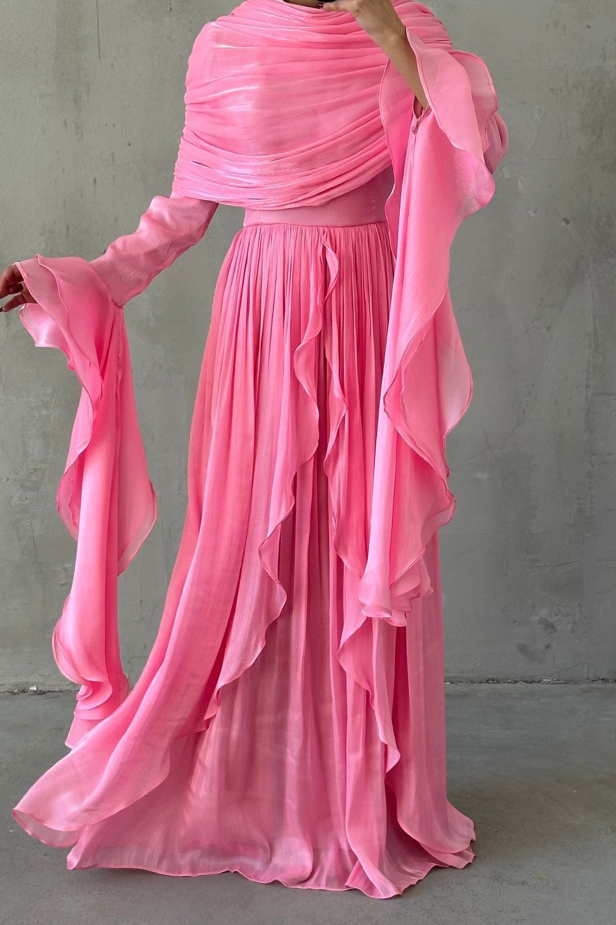 Volan Detaylı Fırfırlı Janjan Tesettür Abiye Toz Pembe