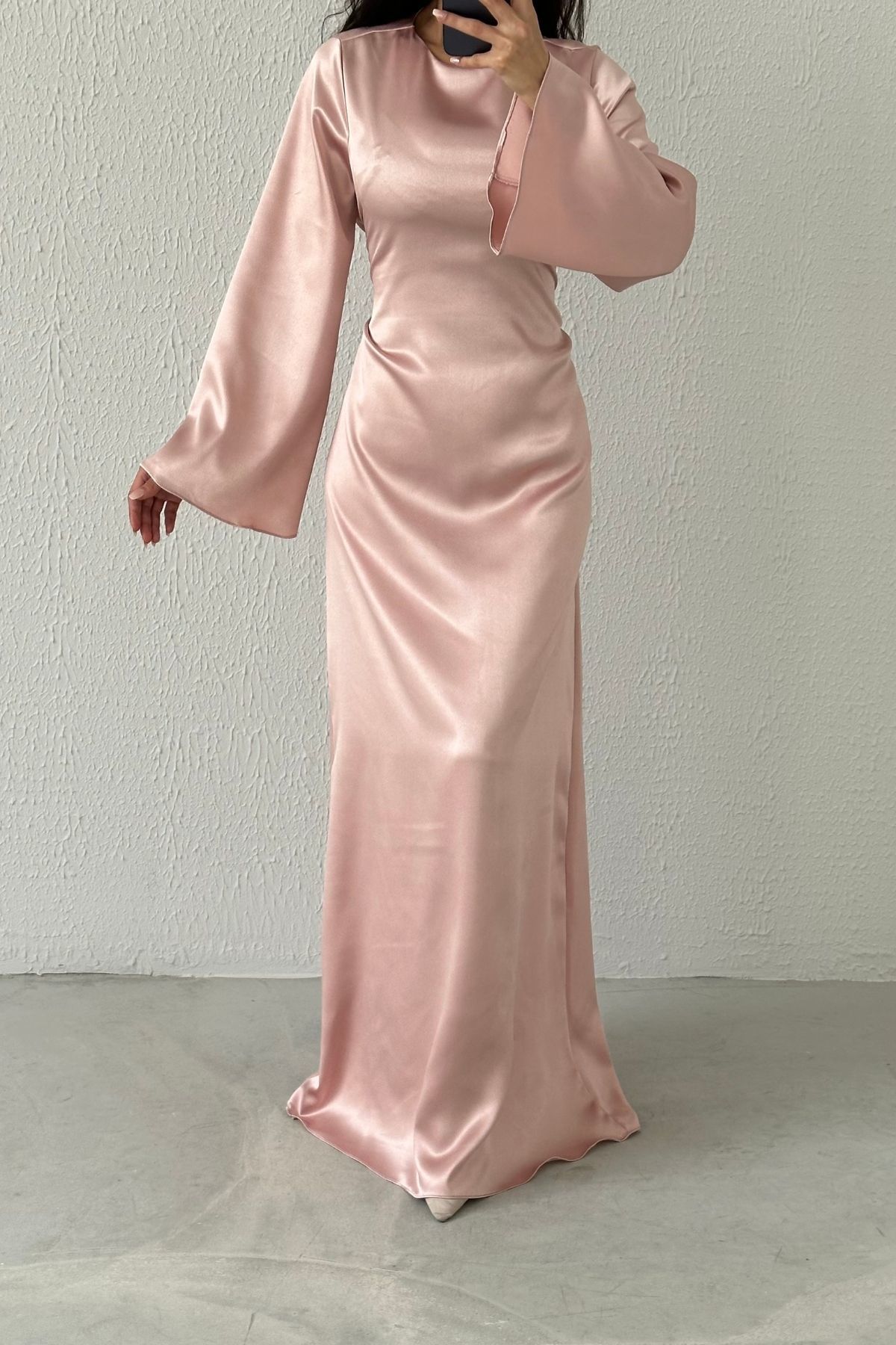 Arkadan Bağlama Detaylı Basic Parlak Saten Tesettür Abiye Pudra