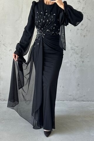 Drape Detaylı Taşlarla Süslenmiş Tesettür Abiye Siyah
