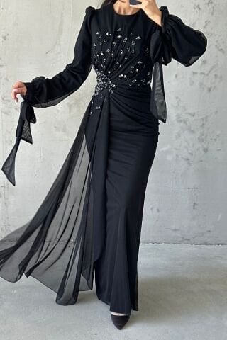Drape Detaylı Taşlarla Süslenmiş Tesettür Abiye Siyah