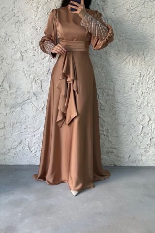 Kolu Ucu Taş Detaylı Saten Tesettür Abiye Bakır