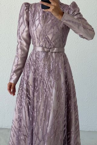 Pul Parıltılı İnce Desenlerle Kemerli Tesettür Abiye