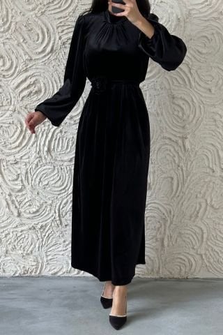 Zarif Kadife Çiçek Kemerli Tesettür Abiye Siyah