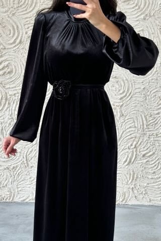 Zarif Kadife Çiçek Kemerli Tesettür Abiye Siyah