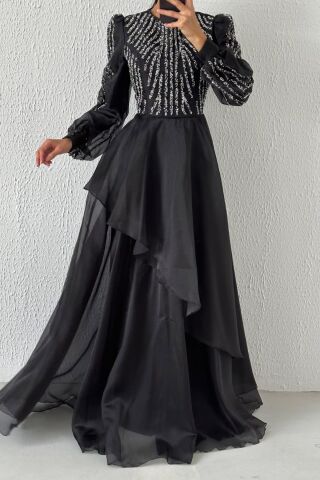 Üstü İşlemeli Fırfır Detaylı Organze Tesettür Abiye Siyah