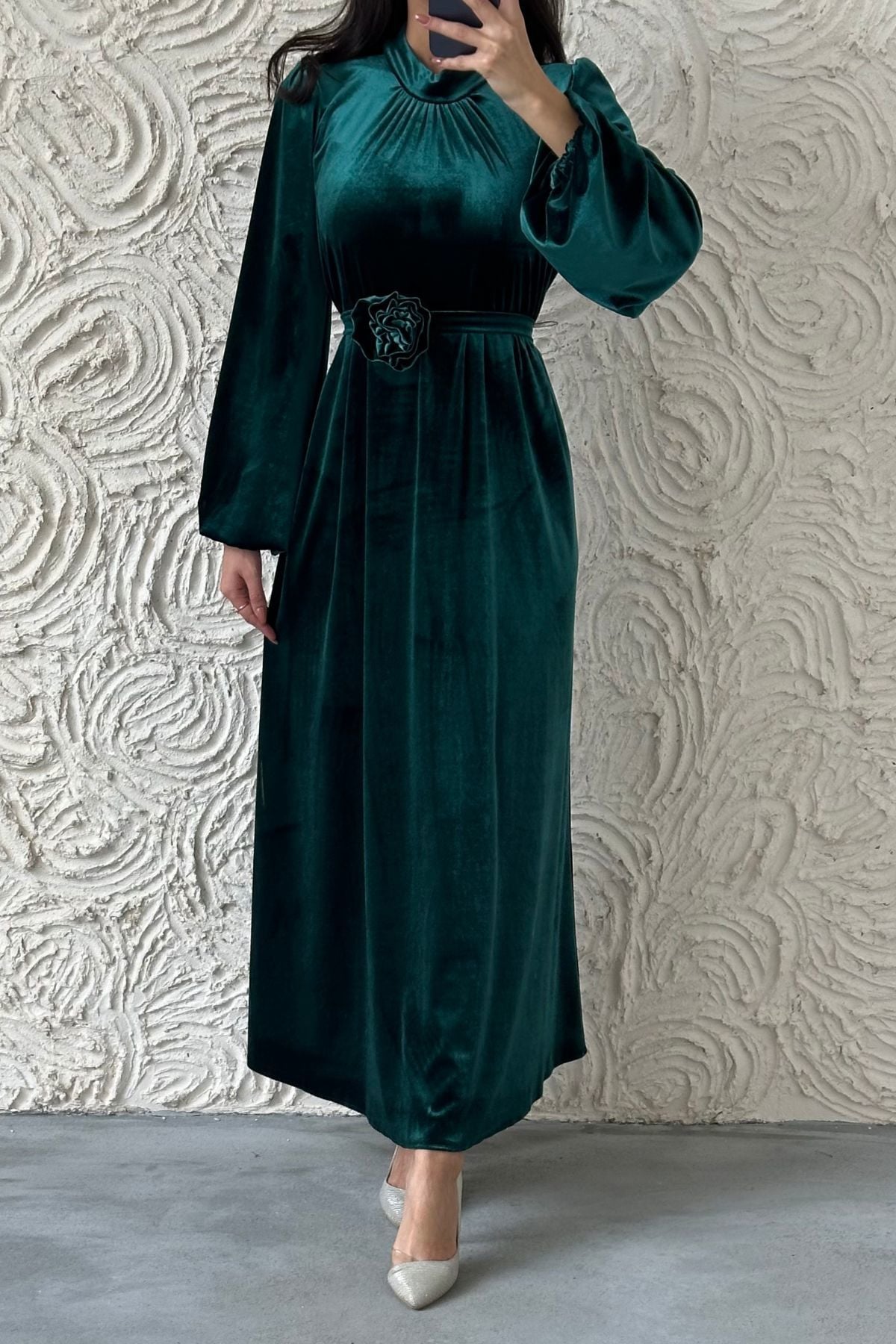 Zarif Kadife Çiçek Kemerli Tesettür Abiye Yeşil