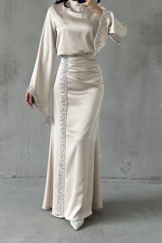 Dökümlü Kol Işıltılı İşlemeli Saten Tesettür Abiye Taş