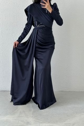 Dökümlü Zarif Tasarımıyla Saten Tesettür Abiye Lacivert