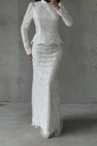 فستان سهرة أبيض محجب من إيلاريس