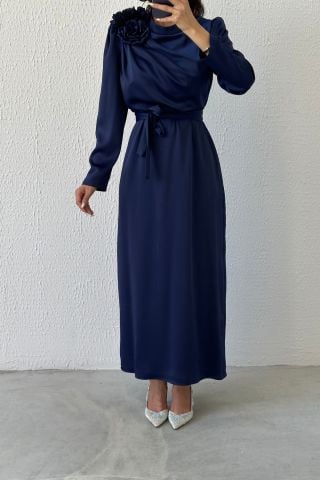 Gül Broş Detaylı Saten Tesettür Abiye Lacivert