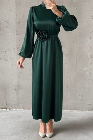 Saten Kumaş Gül Detaylı Tesettür Abiye Yeşil