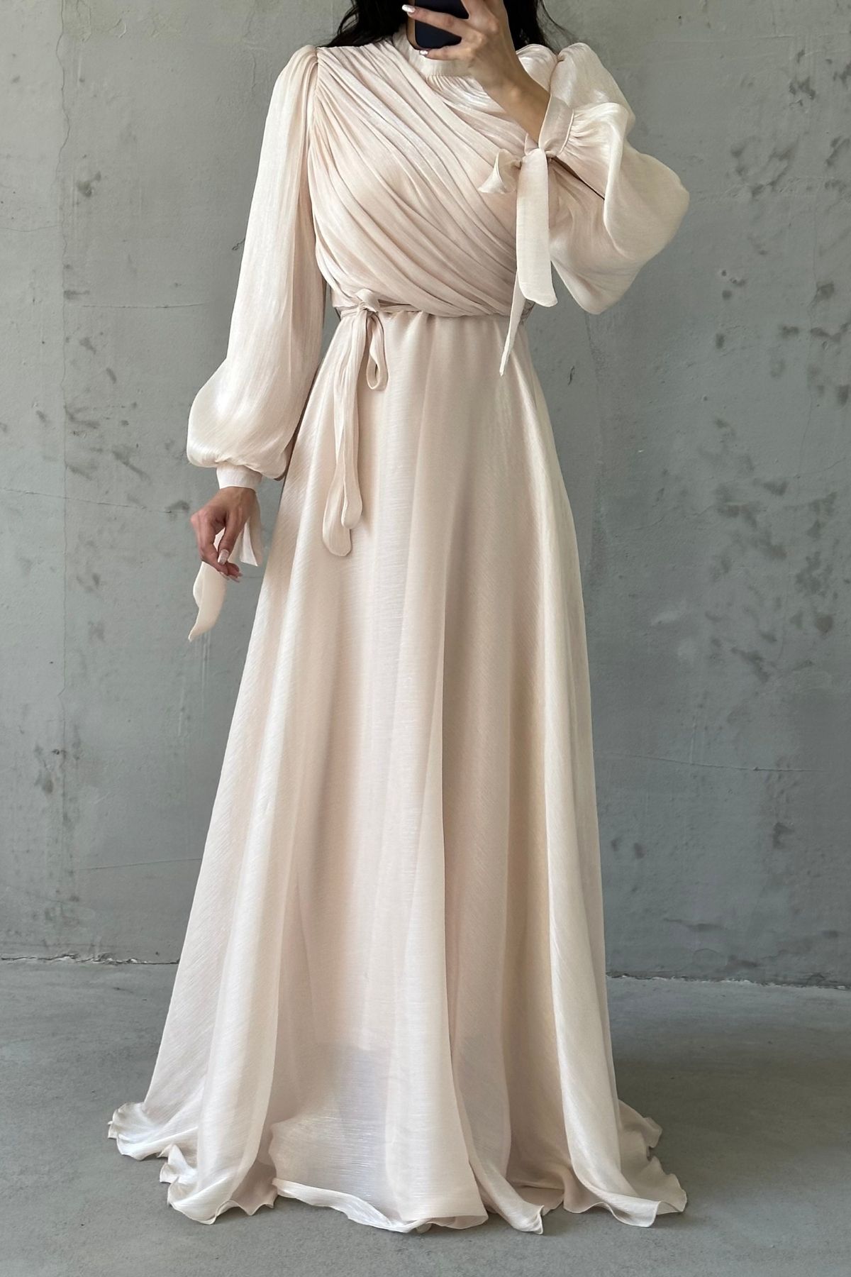 Drapeli Kuşak Detaylı Janjan Kumaş Tesettür Abiye Krem