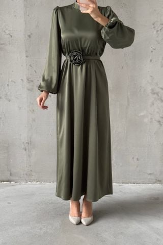 Saten Kumaş Gül Detaylı Tesettür Abiye Haki