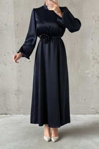 Saten Kumaş Gül Detaylı Tesettür Abiye Lacivert