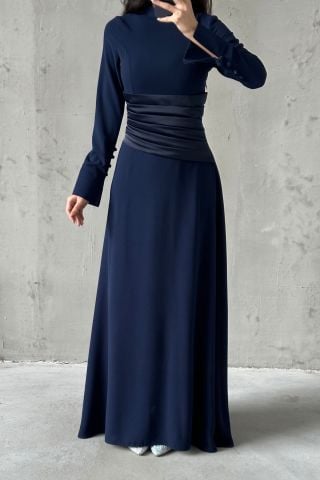 Krep Kumaş Belden Pliseli Tesettür Abiye Lacivert