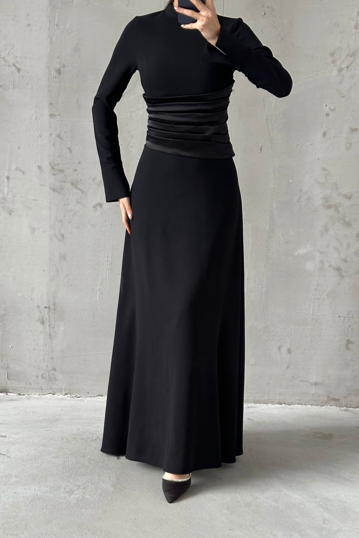 Crepe Fabric Pleated Waist Hijab Evening Dress Black