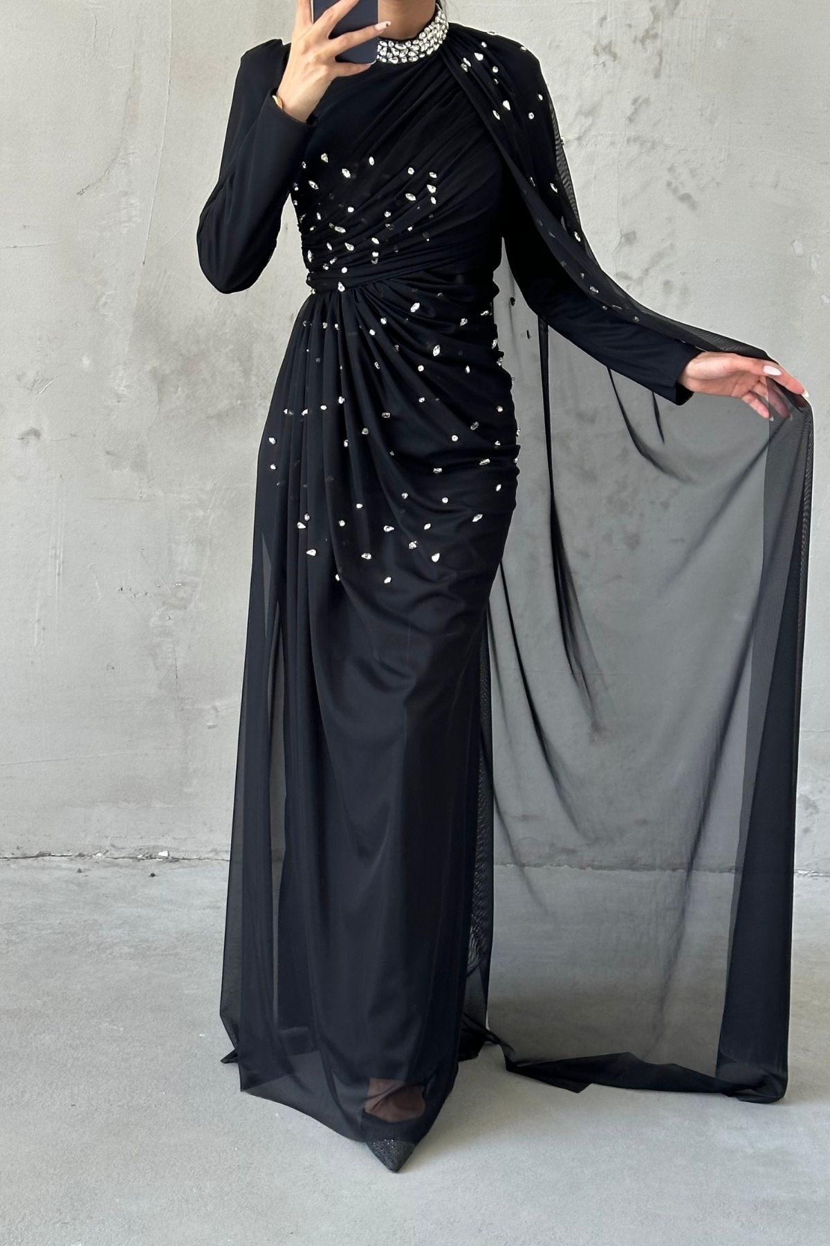 Taş Süslemeli Şık Tasarom Tül Tesettür Abiye Siyah