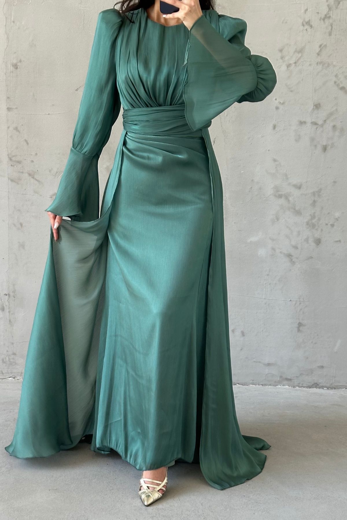 Drape Ve Pelerin Detaylı Janjan Tesettür Abiye Yeşil