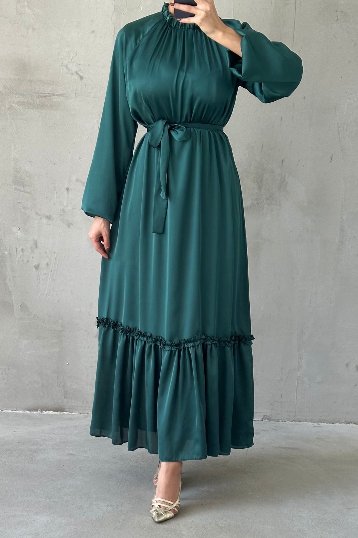 Thin Belt and Ruffle Skirt Satin Hijab Evening Dress Emerald Green